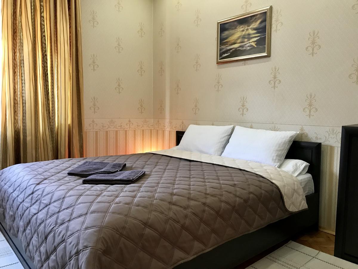 Large Apartment In The City Center Μουκάτσεβο Εξωτερικό φωτογραφία