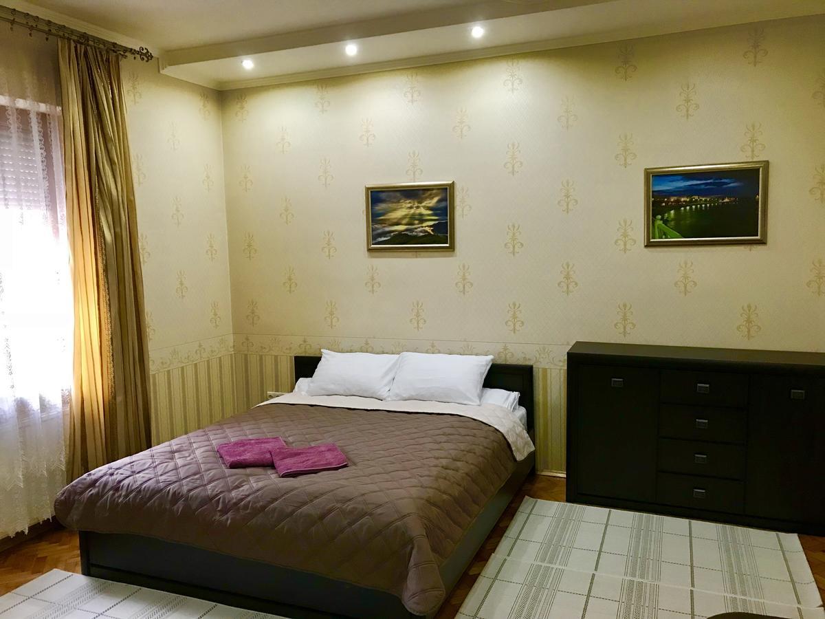 Large Apartment In The City Center Μουκάτσεβο Εξωτερικό φωτογραφία